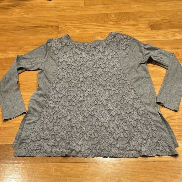 DKNY jeans gray top size large . - Picture 6 of 8